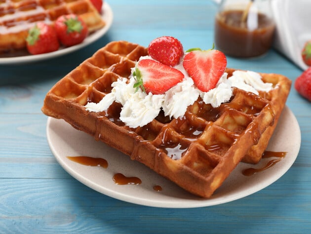Побалуйте себя нежными и вкусными бельгийскими вафлями. Рецепт теста на сметане