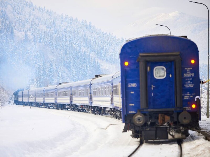 "Укрзалізниця" временно закрыла продажу билетов на рейсы после 21 января. В чем причина?