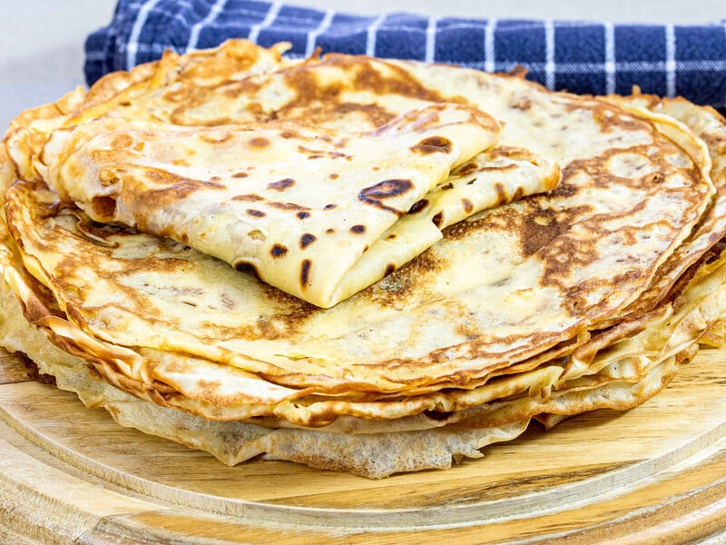 Влейте это в тесто – и блины будут очень эластичными и вкусными. Простой рецепт