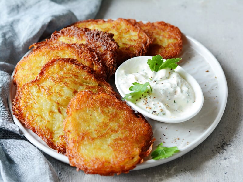 Благодаря этой начинке драники получатся идеально прожаренными и вкусными. Проверенный рецепт