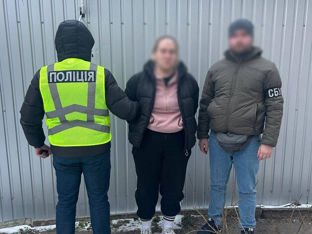 Поліція та СБУ затримали жінку, яка могла підірвати автомобіль військового в Києві