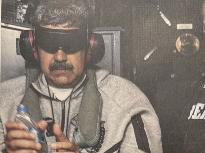 У США розкупили майже всі костюми тієї моделі, яка була на Мадуро в момент арешту