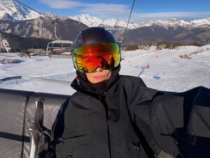 Внучка Ротару развлекалась в Куршевеле в компании российского блогера. Фото