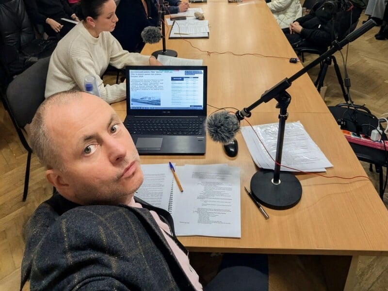 КМВА прагне очолити скандальний голова Деснянської РДА Бахматов – екснардеп Черненко