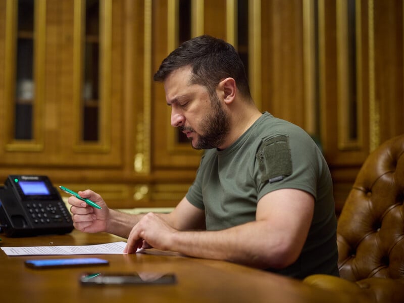 Зеленский подписал 10 указов по СБУ. Назначены замглавы и руководитель Антитеррористического центра