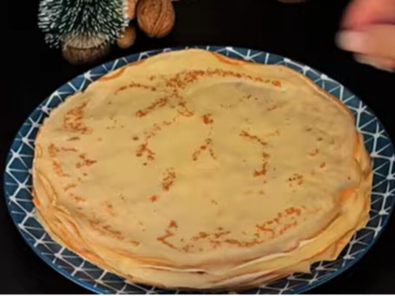 Нажарьте себе тонких и нежных блинов из этого невероятно удачного теста без комочков. Рецепт