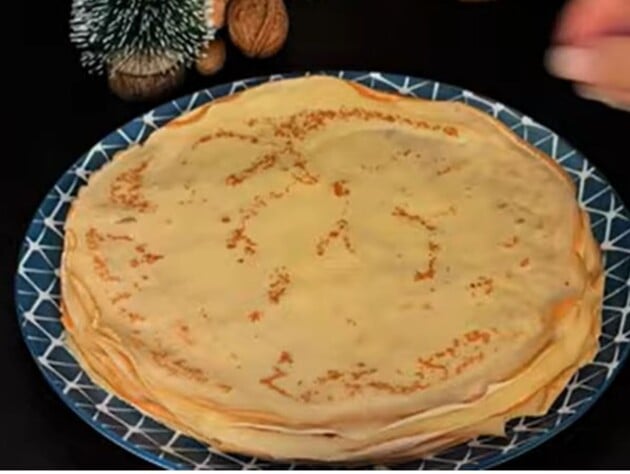 Нажарьте себе тонких и нежных блинов из этого невероятно удачного теста без комочков. Рецепт