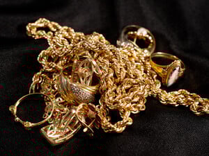 Пять самых опасных способов проверить подлинность золота самостоятельно. Никогда так не делайте