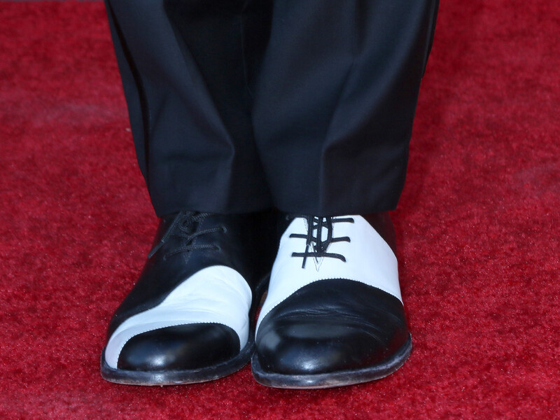 Залиште це на ніч у нових туфлях – і вранці вони не будуть тиснути. Лайфхак, як легко розтягнути взуття