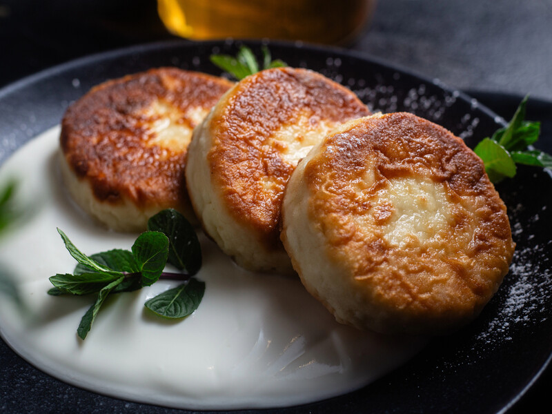 Жарьте только так, чтобы у сырников была аппетитная корочка. Победительница 