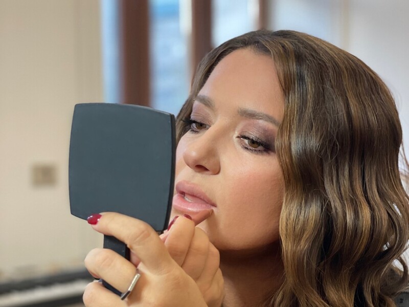 Могилевская с семьей покинула Украину. Ей предстоит знакомство с дочерью и внуком ее мужа