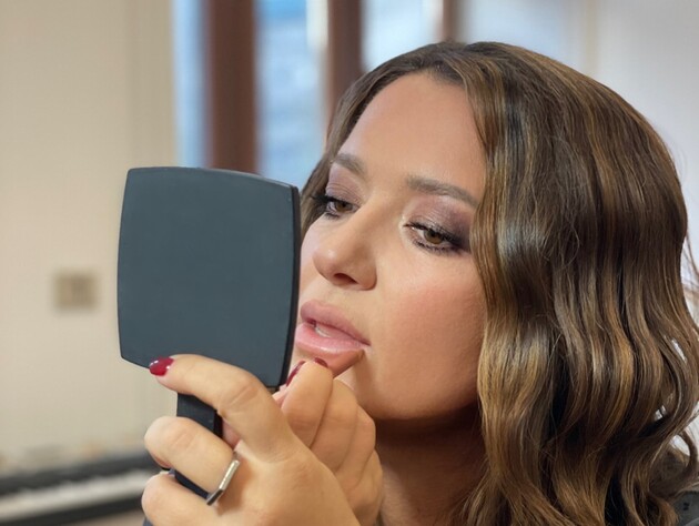 Могилевская с семьей покинула Украину. Ей предстоит знакомство с дочерью и внуком ее мужа