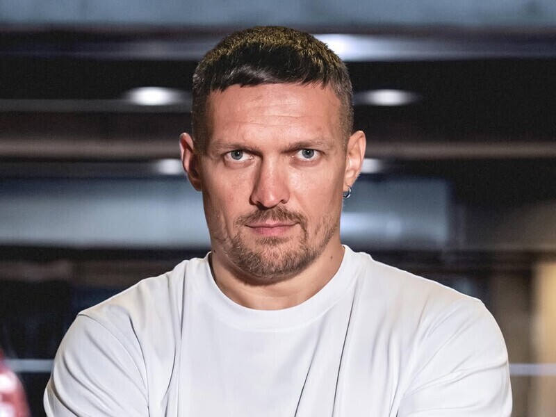 Усик, який святкує Різдво 7 січня, побажав усім ходити у спортзал і пояснив навіщо. Відео