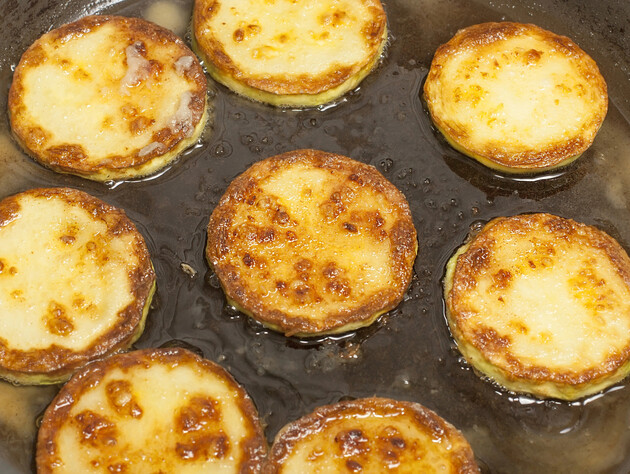 Додайте це до тіста – і сирники будуть дуже ніжними і м'якими всередині. Ідеальний рецепт