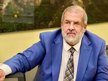 Россия уверена, что она всесильна, и не чувствует