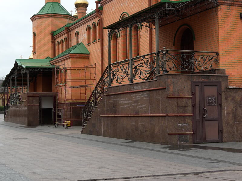 "Може, діти просто прийшли". В УПЦ МП заявили, що не знають про підпільну школу при їхньому монастирі