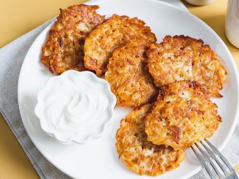 Щоб деруни вийшли соковитими, але хрумкими – додайте це. Швидкий рецепт