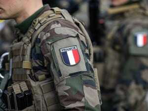 Франция и Великобритания готовы направить в Украину гораздо меньший военный контингент, чем ожидалось – СМИ