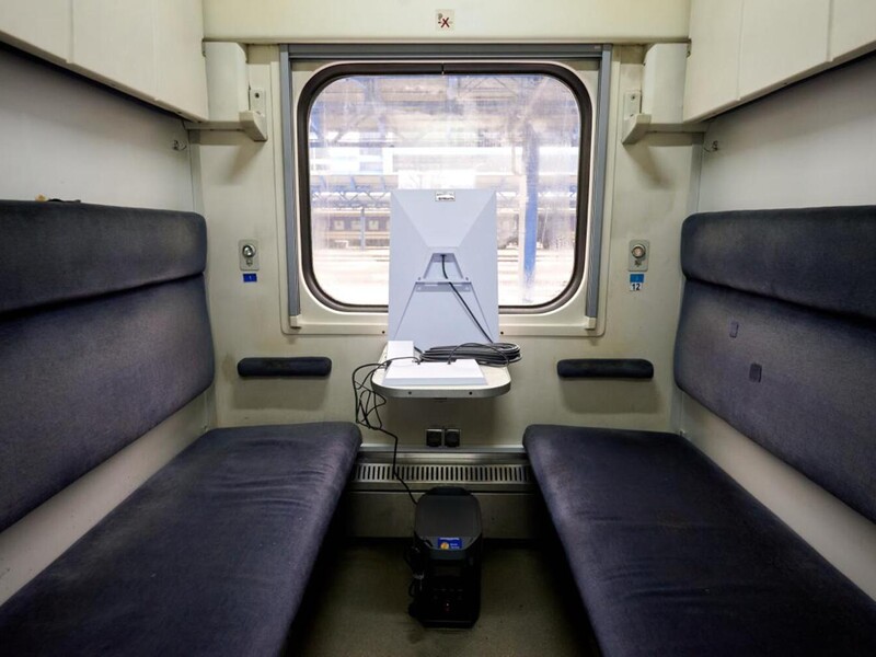 "Оп – и один ботинок соседа по купе". Что забывали в поездах пассажиры "Укрзалізниці" в 2025 году