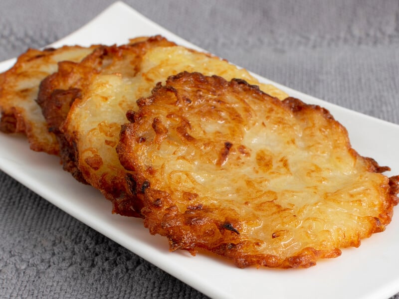 Добавьте этот секретный ингредиент – и деруны будут сочные внутри и невероятно хрустящие снаружи