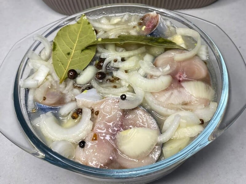 Добавьте это в маринад – и через 12 часов получится божественная скумбрия. Кулинарный лайфхак 