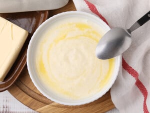 Побалуйте себя той самой манной кашей, как в детстве. Идеальные пропорции молока и манки