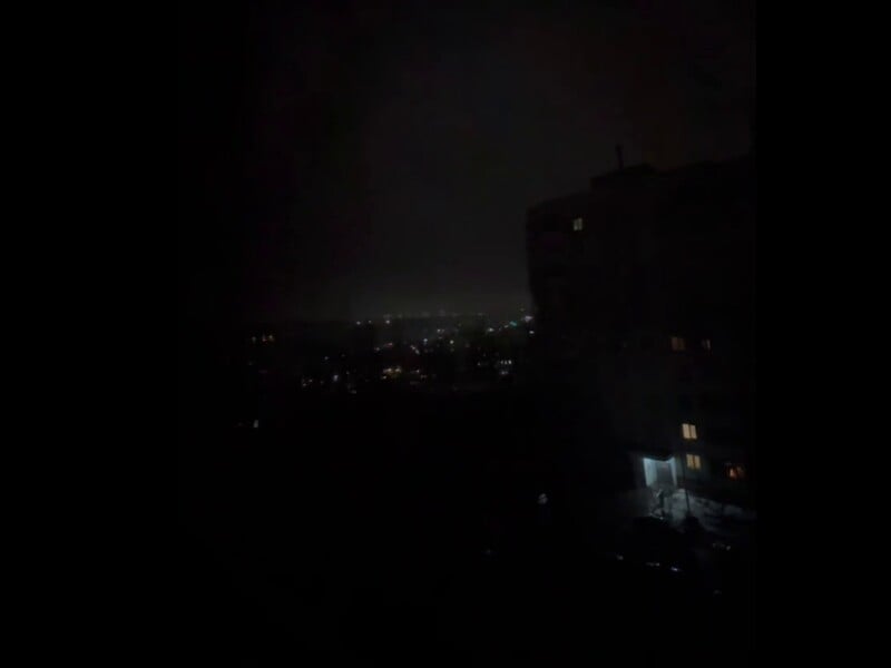 В Белгороде блэкаут после ракетной атаки. Паблики пишут об ударах по электроподстанции и ТЭЦ. Фото, видео