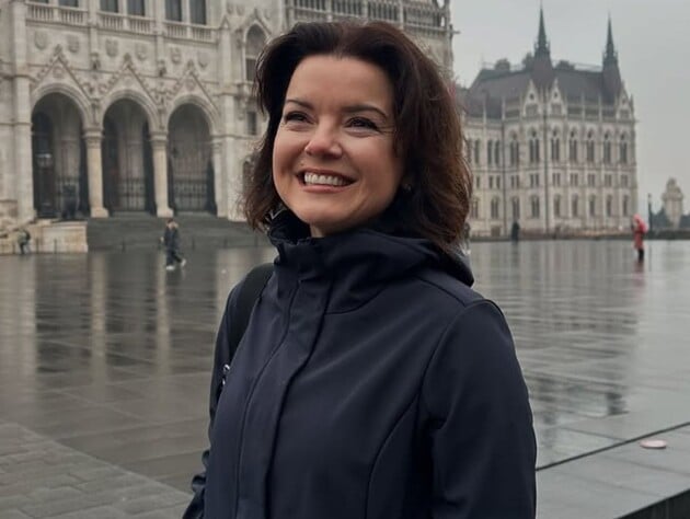 Падалко встала на коньки и восхитила поклонников невероятной физической формой. Видео