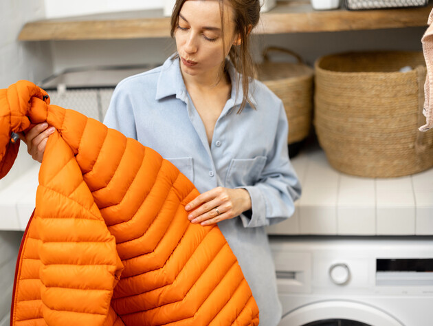 Постучите этим после стирки – и пух не собьется в одну кучу. Секрет, как дома постирать пуховик