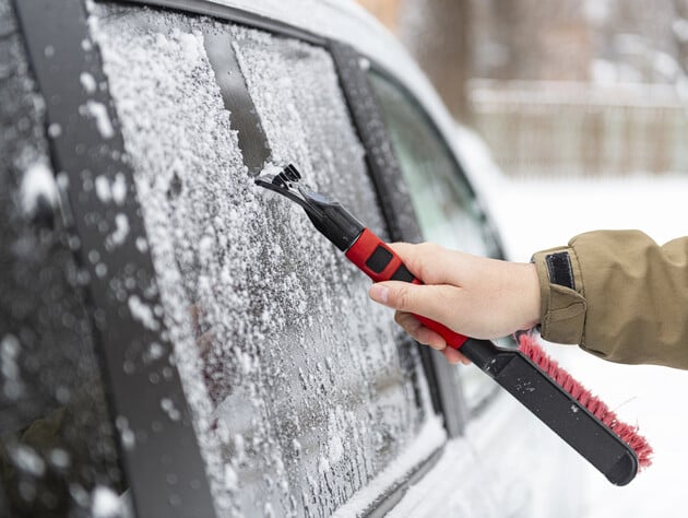 Це не дасть автівці замерзнути. Що робити, якщо під ча поздки почавя крижаний дощ?