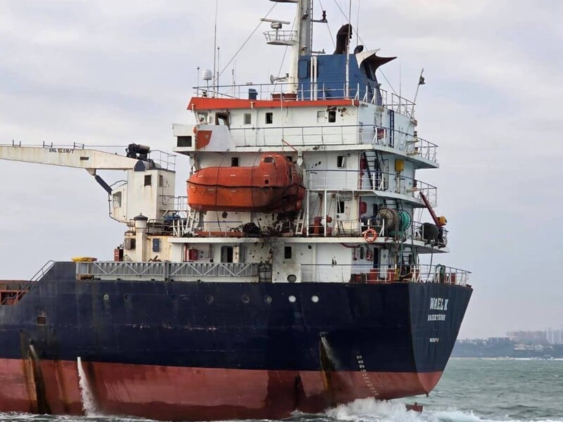 Дроны РФ поразили гражданские суда возле Одессы и Черноморска – Кулеба