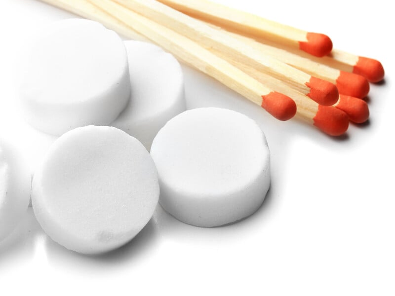 Возьмите всего две эти таблетки – и через пять минут дома без света и газа будет горячая еда и кипяток