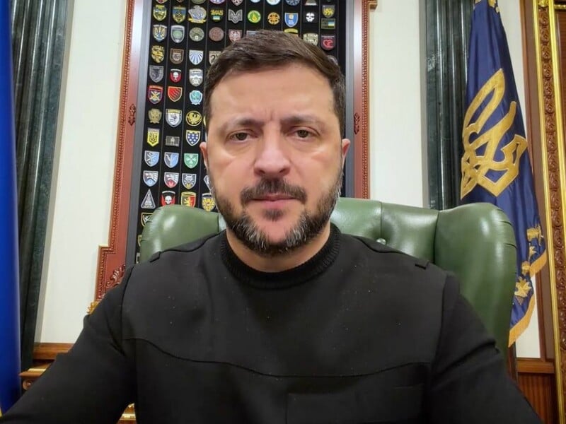 Зеленський закликав міську владу "не тікати від проблем" і згадав Київ