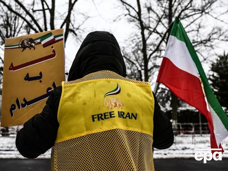 В протестах в Иране участвуют миллионы человек. Теперь они проходят и ночью. Видео