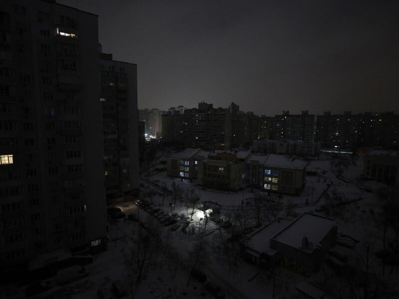 В Киеве и области ввели аварийные отключения света. В городе полностью остановлено водоснабжение