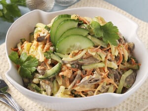 Приготуйте за цим рецептом салат із курячих сердець. Він такий смачний, що можна їсти щодня