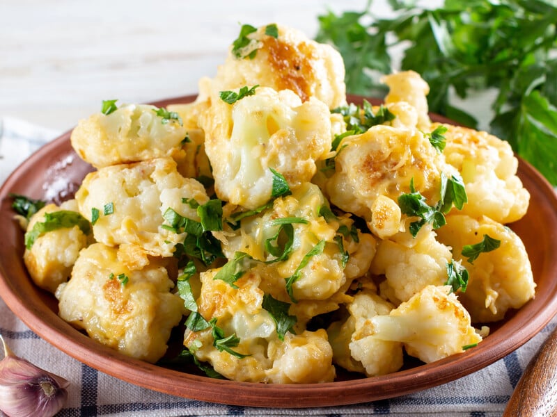 Сделайте этот простой кляр – и цветная капуста приобретет очень необычный вкус. Рецепт