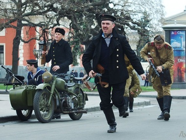 В Одессе реконструировали уличные бои времен Второй мировой войны. Фоторепортаж