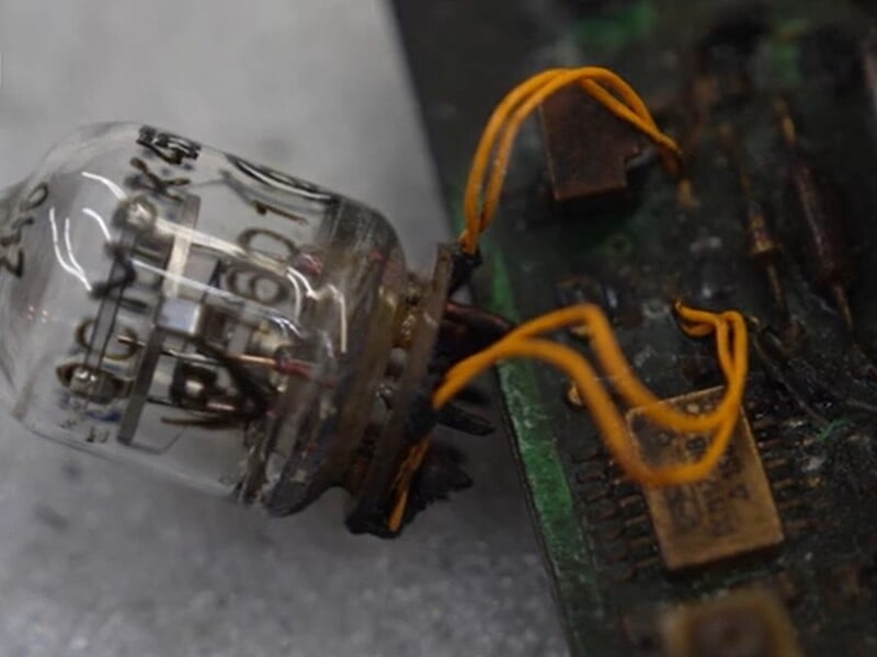 "Еще Юра Гагарин с ним летал". "Орешник", которым РФ во второй раз атаковала Украину, имеет старые компоненты