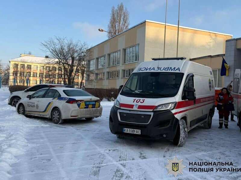 Напад із ножем у школі Києва. Постраждали вчителька й учень