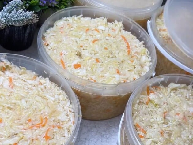 Зимой можно и нужно квасить. Рецепт невероятно вкусной квашеной капусты сухим методом