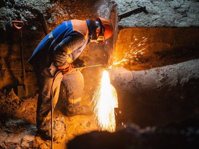 Кличко доручив виплатити додаткову винагороду фахівцям, які відновлюють Київ після ворожих атак