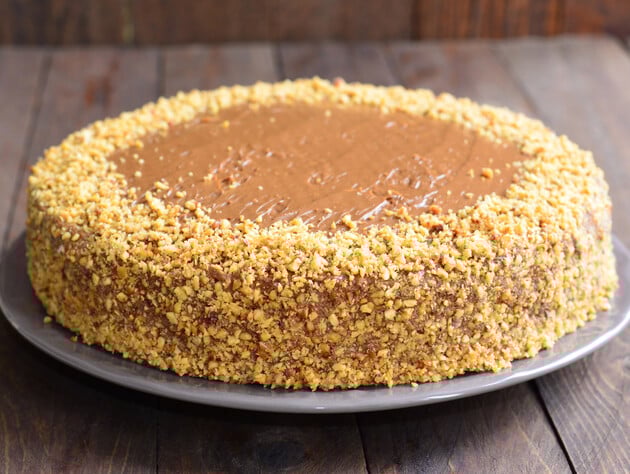 Приготуйте цей десерт без духовки й міксера, коли немає світла. Рецепт божественного вафельного торта