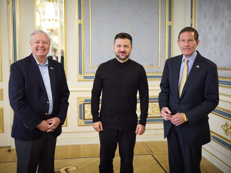 Зеленский обсудил с сенаторами США инструменты дополнительного давления на Россию