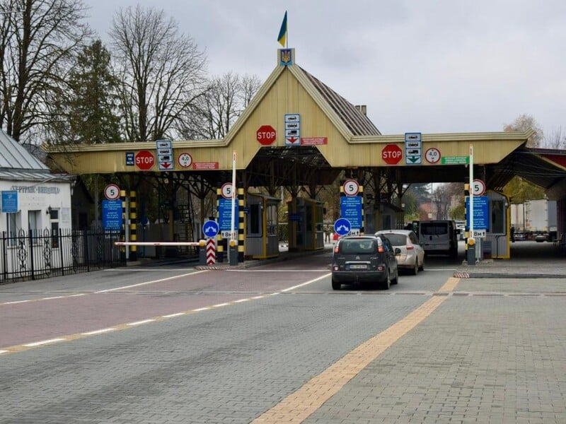 Настоятель монастиря, який фігурує в розслідуванні про підпільну школу УПЦ, виїхав з України – ЗМІ