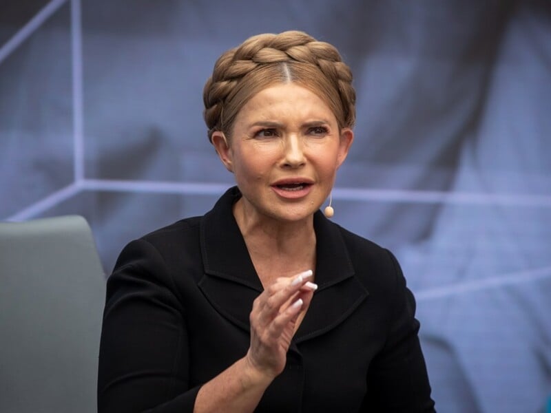 Тимошенко отреагировала на обыски в "Батьківщині". Подозрения называет "абсурдными"