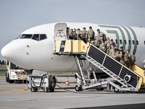 Дания направила в Гренландию солдат и военную технику. Трамп велел им 