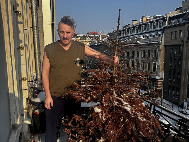 Клопотенко открыл в своей квартире 