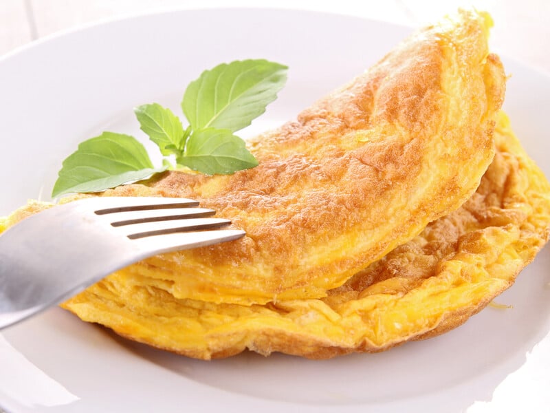 Цей відомий інгредієнт перетворить омлет на ресторанну страву