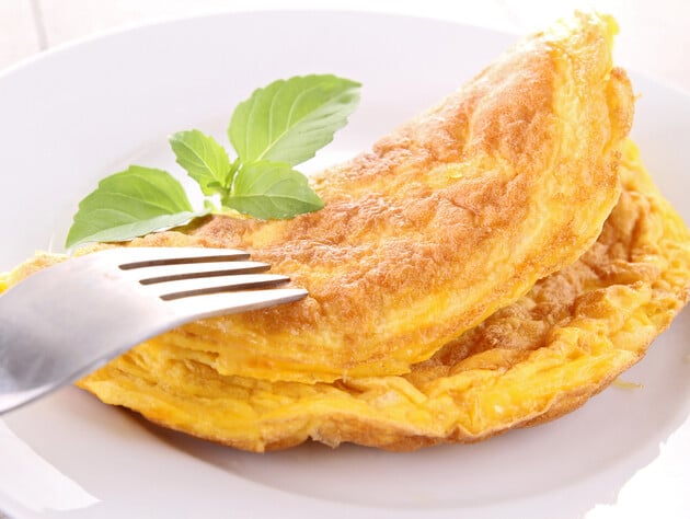 Цей відомий інгредієнт перетворить омлет на ресторанну страву